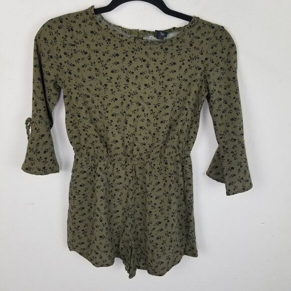Art Class Olive Green Floral‎ Print Romper - Picture 1 of 10